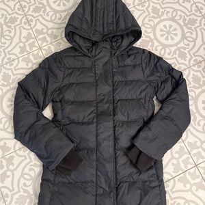 Athleta Girl Black Hooded Puffer Jacket. Size M 8/10. VEUC.